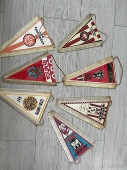 Starozitne futbalové vlajky