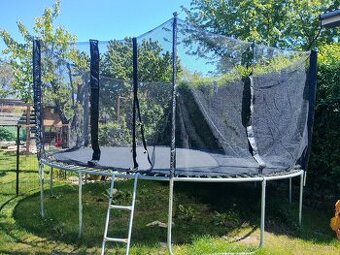 Trampolína