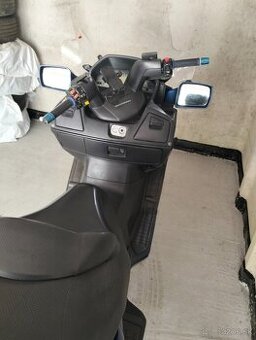 Suzuki burgman 650
