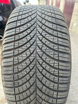 Predám celoročne pneumatiky GOOD YEAR 235/45 r17 97Y