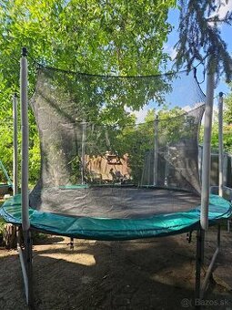 trampolína