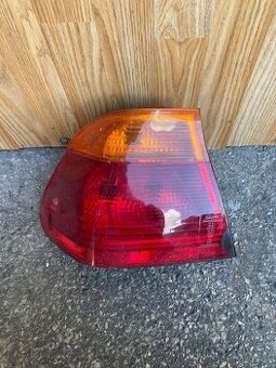 E46 sedan L zadne svetlo
