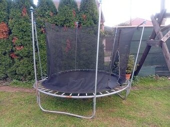 Darujem trampolínu