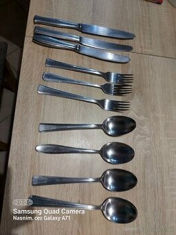 Pribor nerezovy vidlicky lyzicky noziky