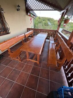 Masívny záhradný nábytok pre 6 až 12 osôb