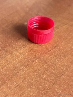 Vrchnáky na PET fľaše.