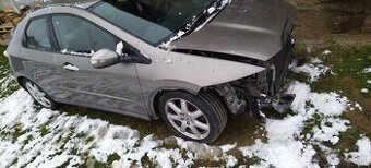 Predám búranú Hondu Civic 8g 1.8 VTEC 103kw len v celku - 1