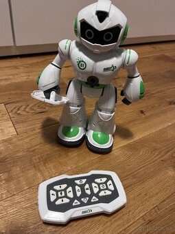 Interaktívny robot na diaľkové ovládanie