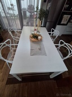 Predám jedálenský stôl so stoličkami