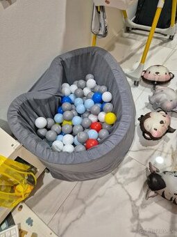 Suchý bazén s loptičkami