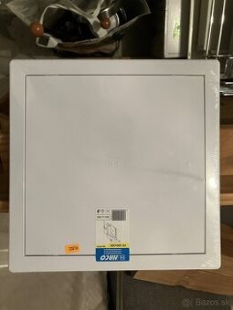 Plastový kryt do steny - na stupačky / elektro/ vodí trubky