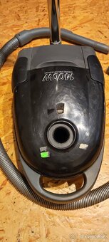 Predám plne funkčný vysávač