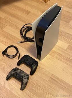 PS5 Digital Edition + 2 ovládače + viac ako 40 hier