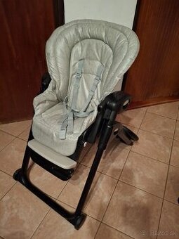 Detska sedacka na krmenie