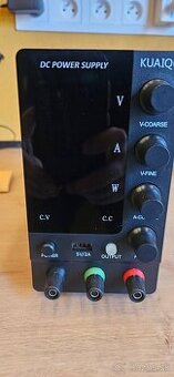 Laboratórny zdroj SPS-C3010