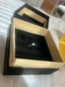Zlatý prsteň s diamantom - 1
