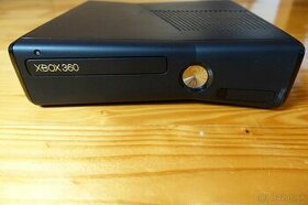 Predám Xbox 360 SLIM s RGH + 250GB HDD + cca 40 HRY