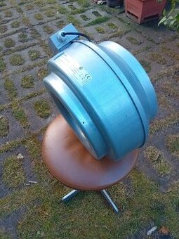 Ventilator.