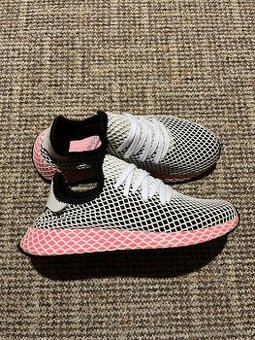 13x Dámské sportovní tenisky Adidas Deerupt Runner