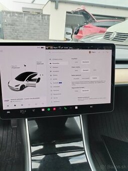 Hlavný displej Tesla model 3/Y