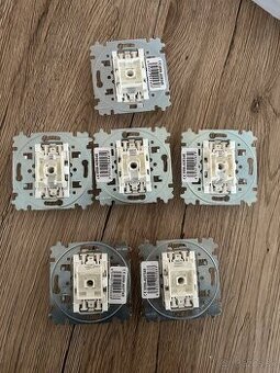 Elektroinštalačný materiál