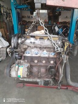 Opel Meriva X01 1.6 motor
