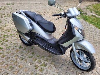 Piaggio Beverly 125