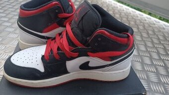 Air Jordan 1 MID Velkost 37.5