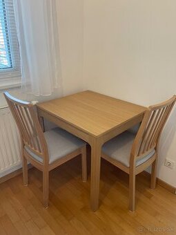 Jedálenská súprava/jedálenský stôl a stoličky