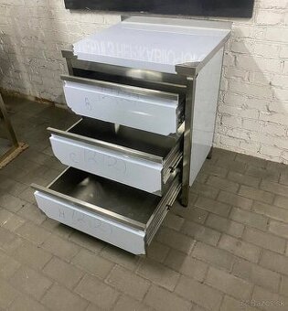 Nerezovy stol s 3 zásuvkami