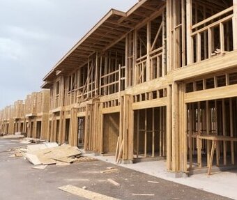 Ponuka práce – Montér drevostavieb (Hamburg, Nemecko)