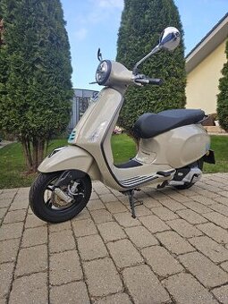 Vespa Primavera 125s