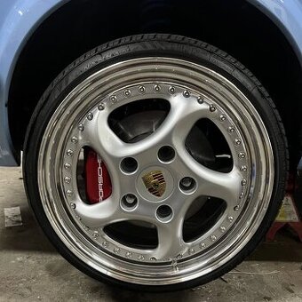 Adaptér brzdového strmena