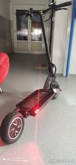 Predám celoodpruženú dvojmotorovú elektrokolobežku Kugoo G B