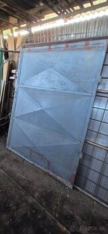 Predam dvojkridlovu garážovu brány -