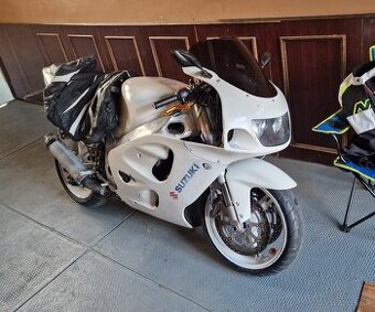 Suzuki GSXR 750 BEZ TP