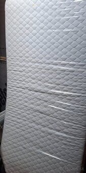 Predám penový matrac s odzipsovatelnym poťahom 90x180x14