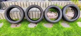 Predám letne pneu 235/40 R19