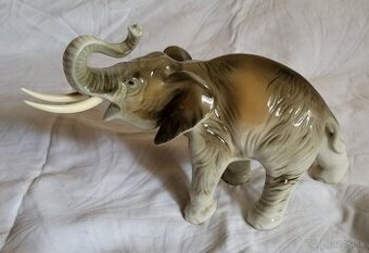 Porcelánový Slon - 1