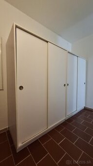 ŠATNÍKOVÉ SKRINE ZA ODVOZ
