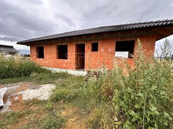 SKVELÁ PONUKA - 4 IZBOVÁ NOVOSTAVBA TEHLOVÉHO RODINNÉHO...