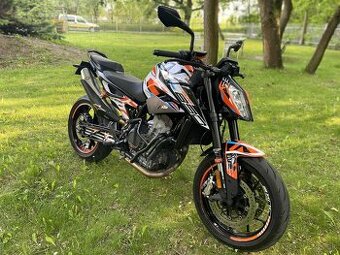 KTM Duke 890