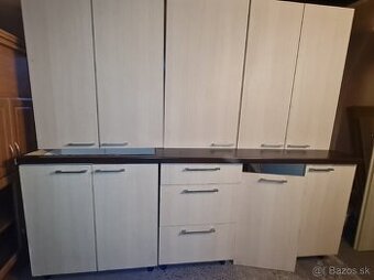 Predám kuchynskú linku 223cm