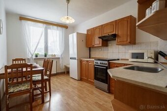 NA PREDAJ rodinný dom s letnou kuchyňou v pokojnej a tichej