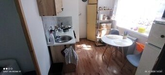 Prenájom 2 izboveho bytu.