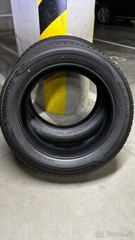 Yokohama BluEarth-Winter V906 SUV 235/55 R20 102V