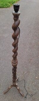 Predam stojaciu lampu