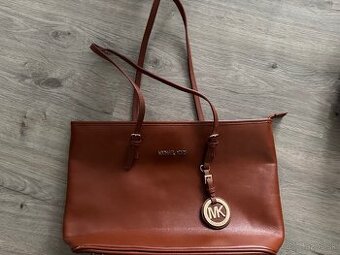 krasna kabelka michael kors