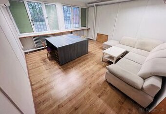 Kancelária 23m2 v Ružinove-parking, internet, energie v cene - 1