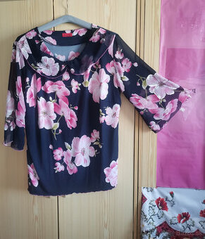 Modrá bluzka s kvetmi magnolie NOVA